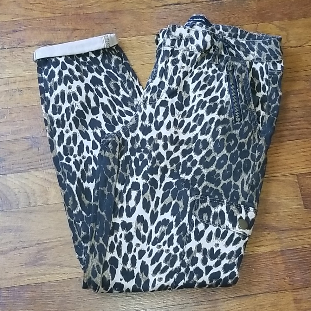 Leopard Print Cropped Pants - Picture 2 of 3